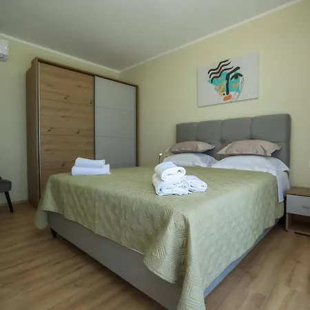 Vila Vila Adriana *